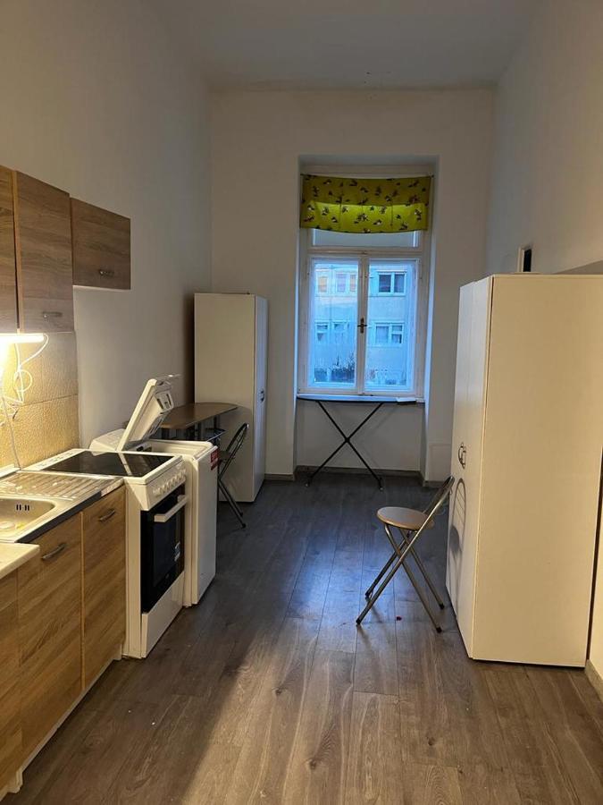 Downtown Fine-Tuned 2 Bedroom + Livingroom Apartment Th.32.1.3 Сомбатхей Экстерьер фото