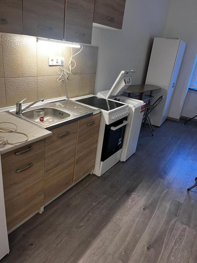 Downtown Fine-Tuned 2 Bedroom + Livingroom Apartment Th.32.1.3 Сомбатхей Экстерьер фото